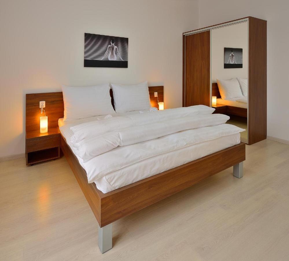 Self Check-In Apartments By Amber Pressburg Exterior foto