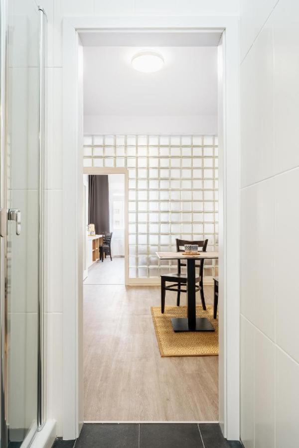 Self Check-In Apartments By Amber Pressburg Exterior foto