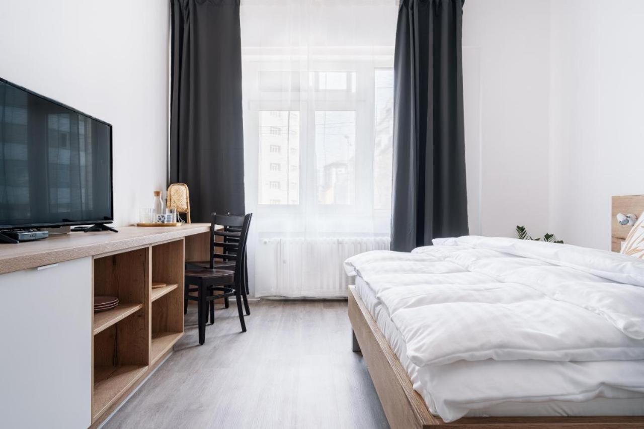 Self Check-In Apartments By Amber Pressburg Exterior foto