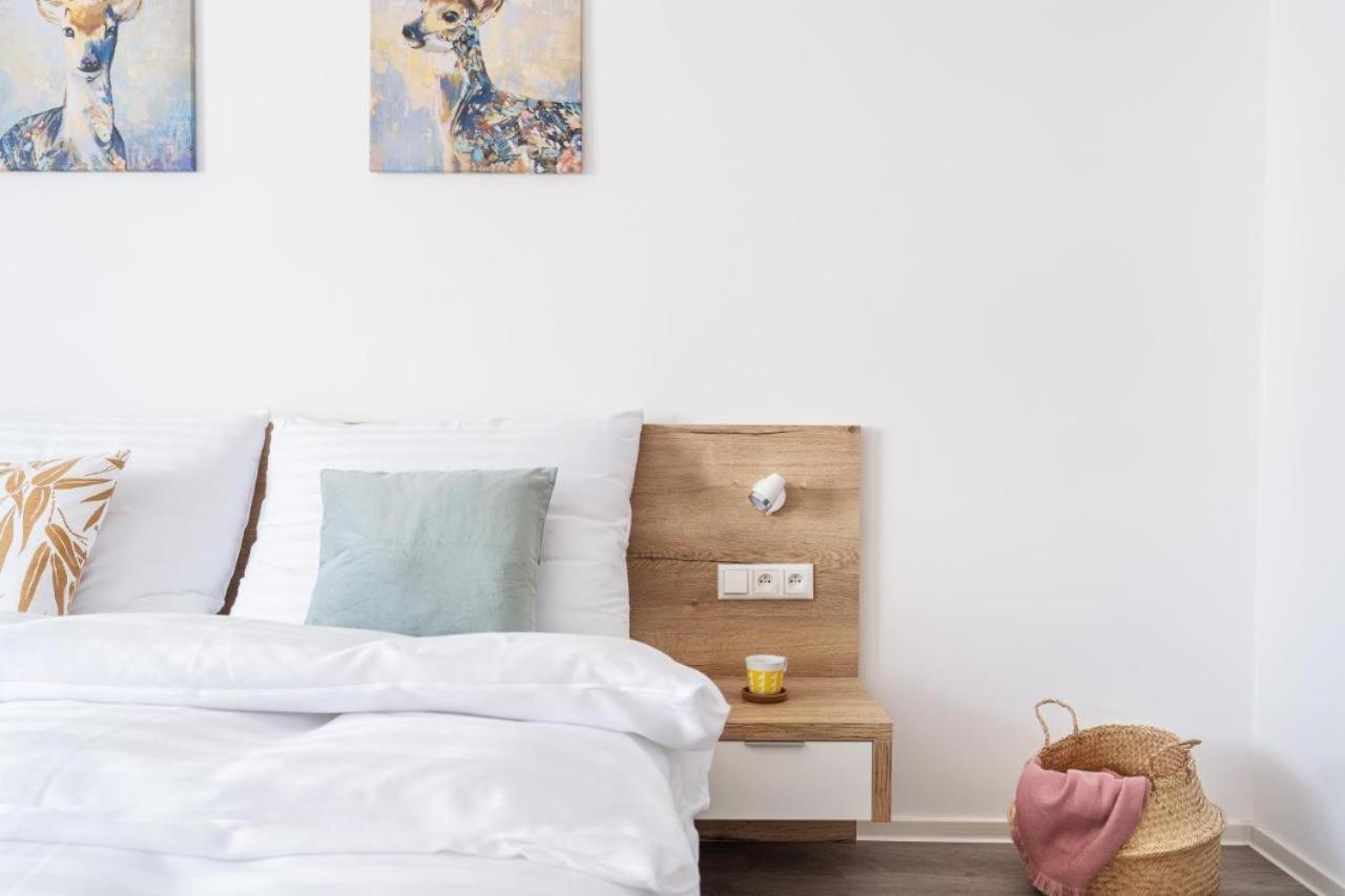 Self Check-In Apartments By Amber Pressburg Exterior foto